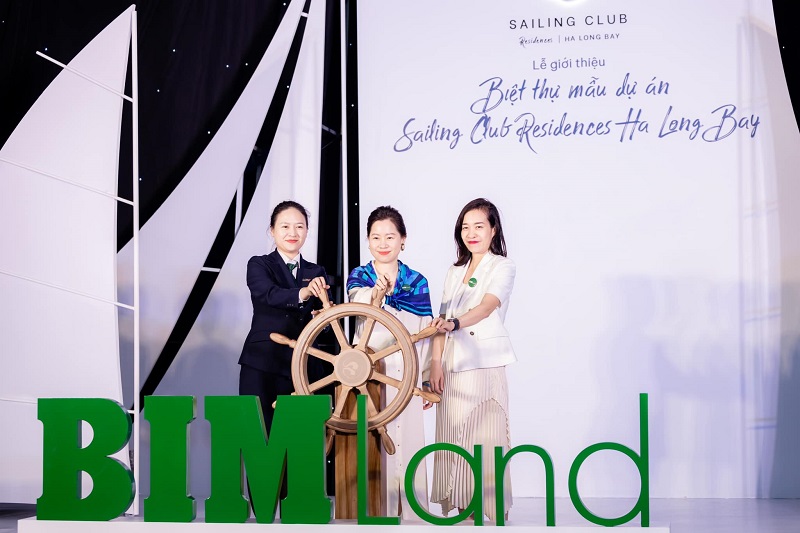 Đại diện CĐT và đơn vị phát triển làm lễ chính thức khởi hành "chuyến tàu" Sailing Club Residences Ha Long Bay 
